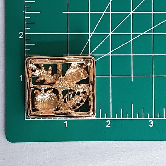 Autumn Brooch Gold Tone Metal Framing Enamel Colored Pumkin Acorn Leaves - Picture 6 of 7